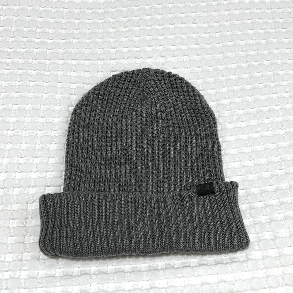 Kenneth Cole REACTION Gray Knit Beanie